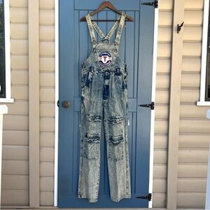 Vintage 80s Troop, Overall Acid wash with 
flap pockets on the legs Men Size  M